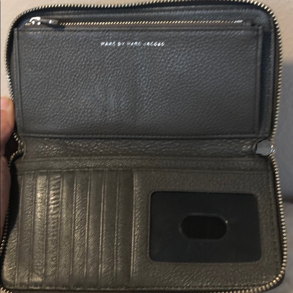 Marc Jacobs Wallet - Picture 3 of 3